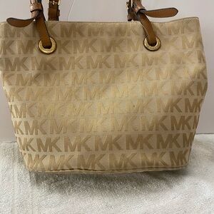 👛👛CLEARANCE SALE 👛👛 Michael Kors Tan Tote Bag